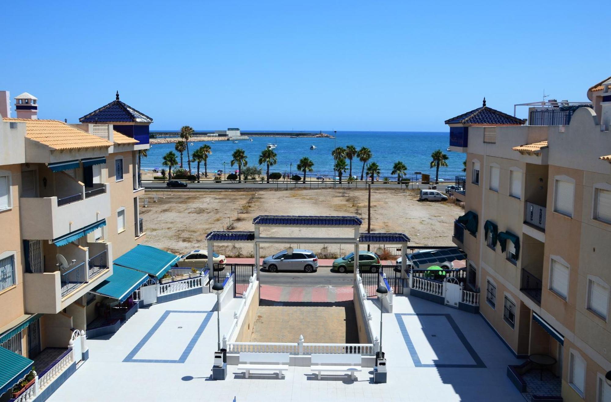 Naufragos Beach Apartment トレビエハ エクステリア 写真