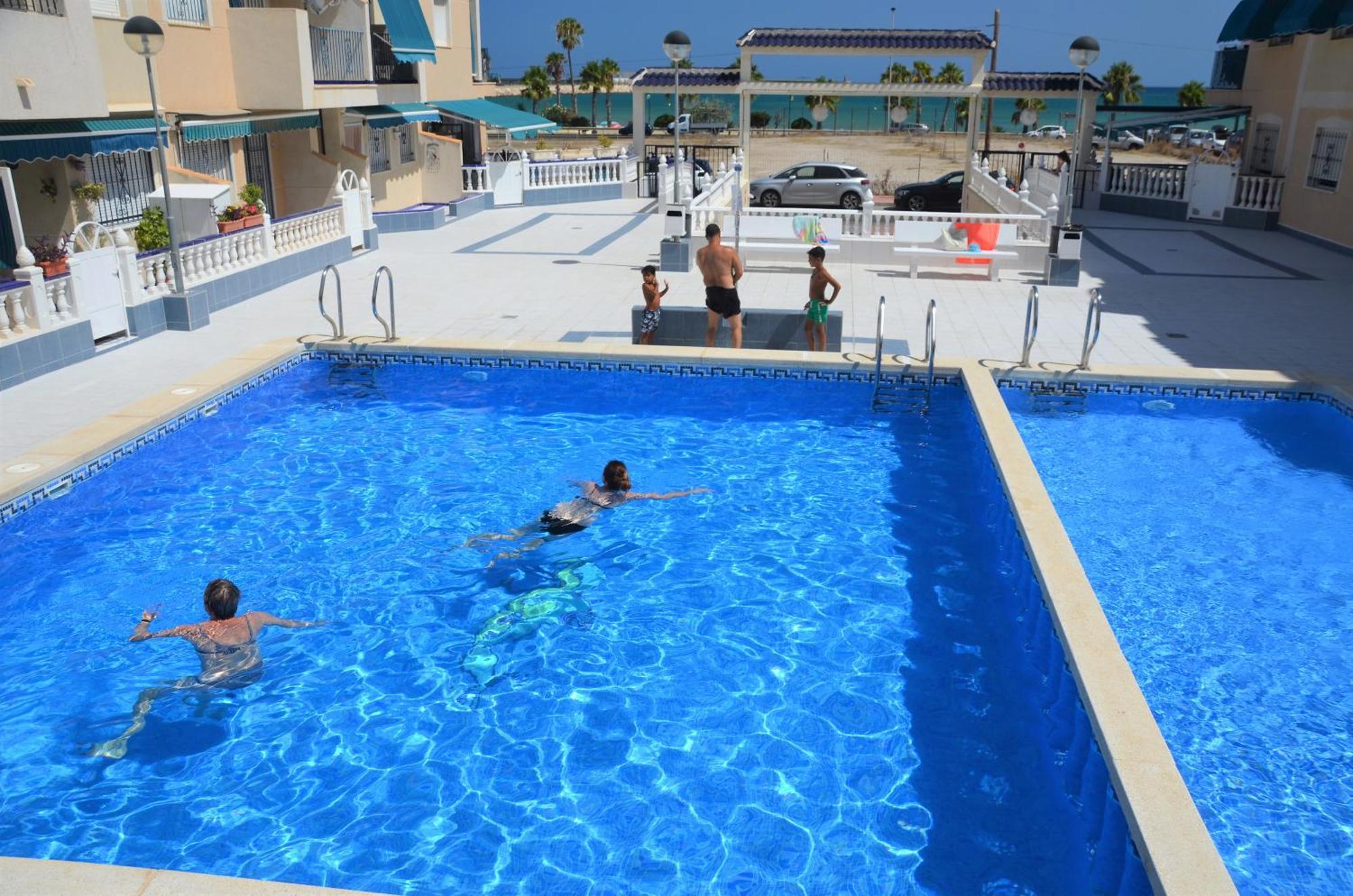 Naufragos Beach Apartment トレビエハ エクステリア 写真